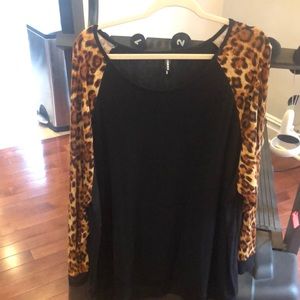 Leopard top